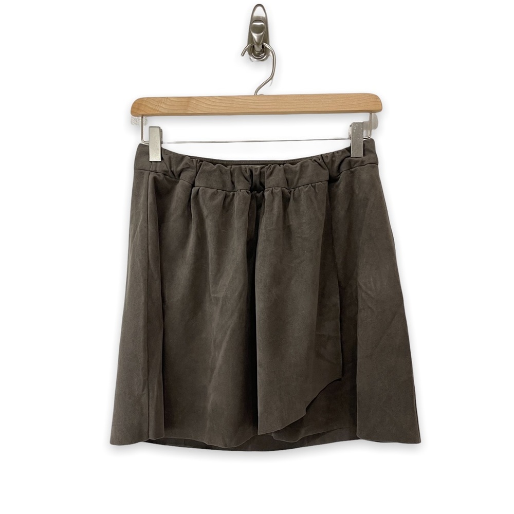 Aritzia- Nescher Sueded Wrap Skirt in Gray-Brown Size Medium.